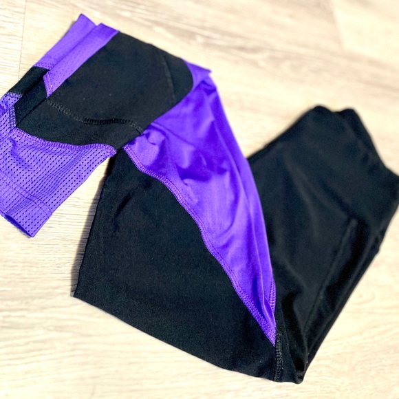 โ ๏ธ๐ฅโผ๏ธ๐
๐๐๐ ๐๐๐-๐๐โผ๏ธ๐ฅโ ๏ธ BALLY || Black + Purple Leggings | Size Small - Picture 9 of 11